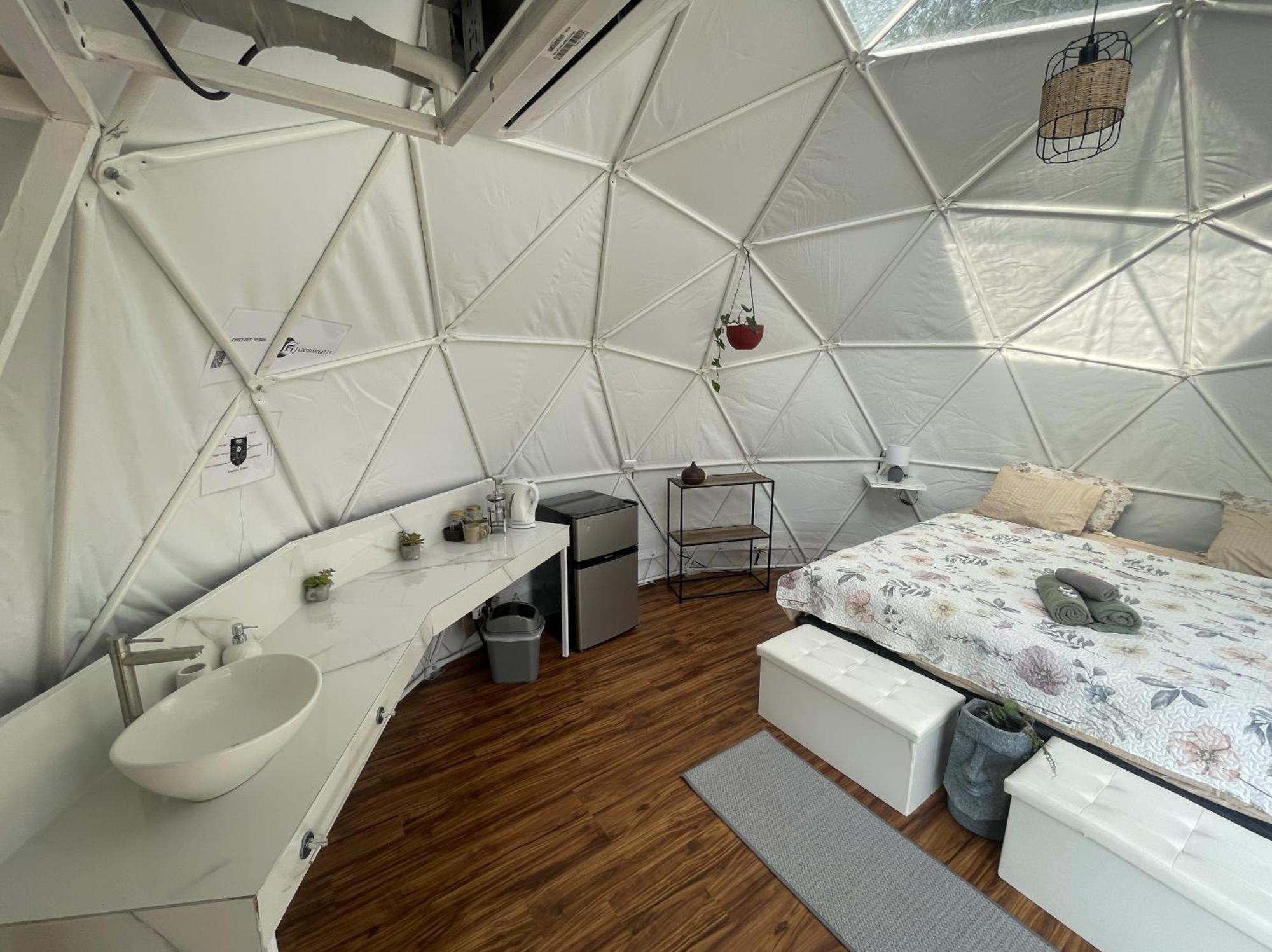 La Comarca River Glamping Dome Near Manuel Antonio Exteriér fotografie