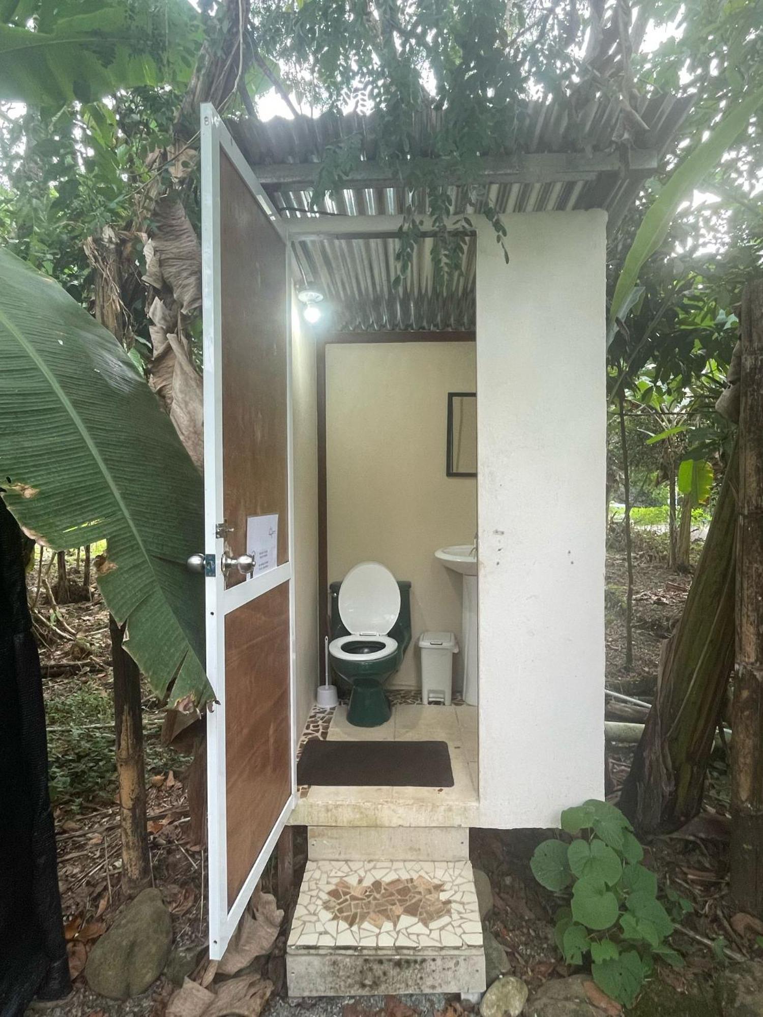 La Comarca River Glamping Dome Near Manuel Antonio Exteriér fotografie